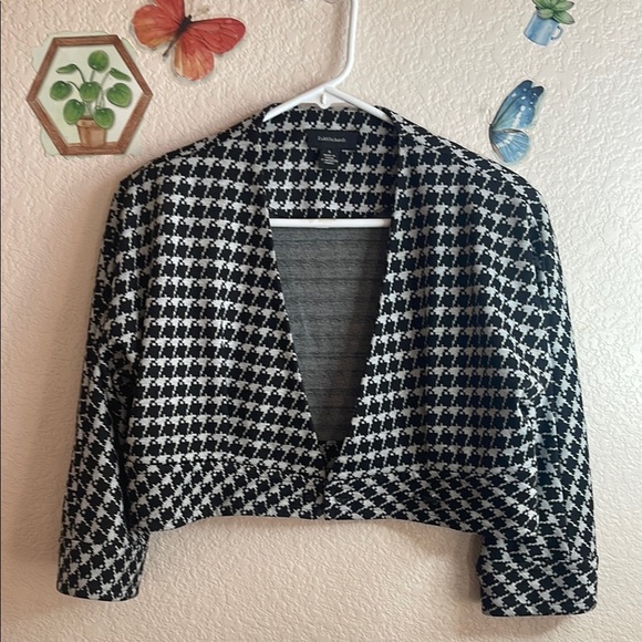 R & M Richards Black and White Cropped Blazer - Picture 10 of 10